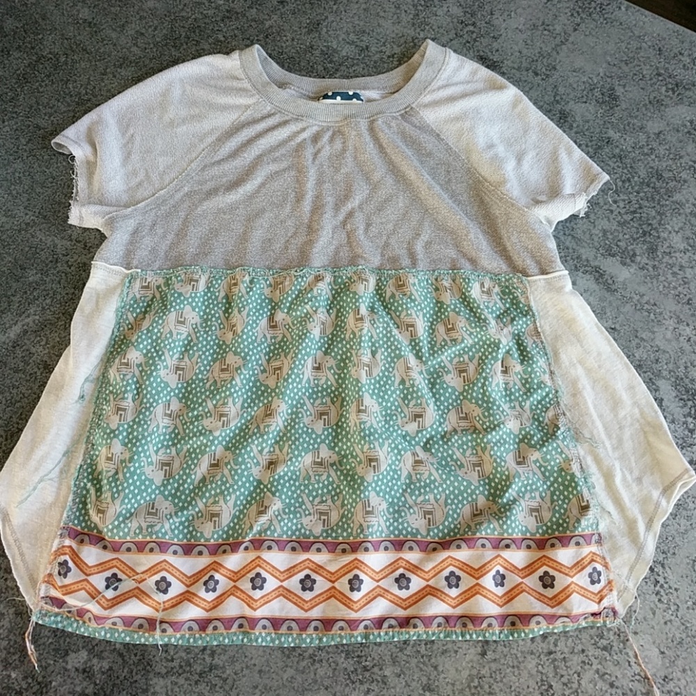 Comme Toi shirt small